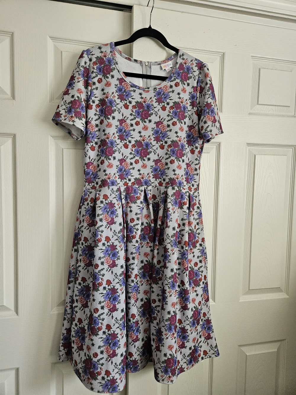 LuLaRoe Amelia Dress Light Gray Floral Short Sleeve